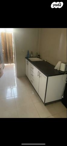 דירת גן, גבעת המייסדים 1, אזור תעשייה מישור אדומים, מעלה אדומים