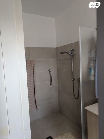 דירה, הראשונים 3, חלוצים, כפר סבא