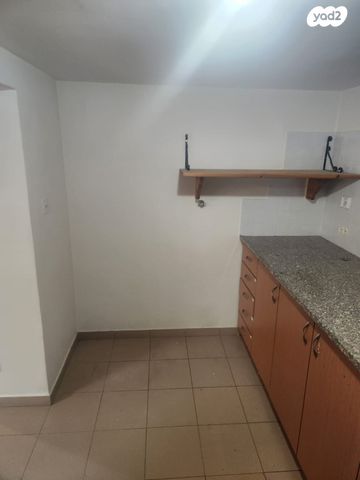 יחידת דיור, הנשיא שז"ר 21, שאר העיר, מזכרת בתיה