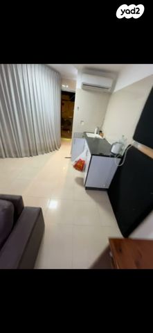 דירת גן, גבעת המייסדים 1, אזור תעשייה מישור אדומים, מעלה אדומים