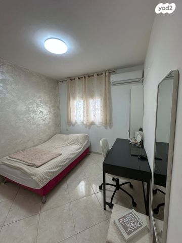 דירה, מנדלי מוכר ספרים 19, לב העיר, בת ים