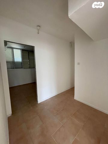 דירה, הכנסת 17, רסקו ב', חולון