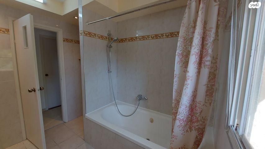 דירה, שדרות מנחם בגין 22, נווה הדרים, אשקלון