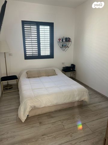 דו משפחתי, הצבעוני 45, קרית חרושת, קרית טבעון