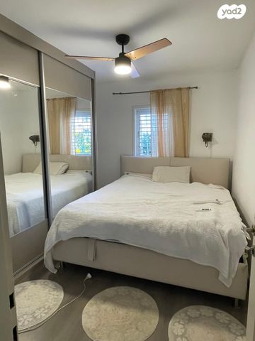 דירה, חב"ד 22, רמב"ם, ראשון לציון