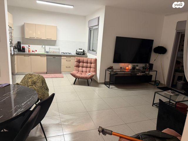 דירה, הצנחנים 5, אריק שרון, נהריה