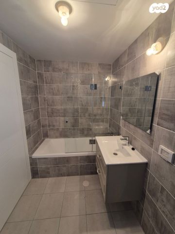 דירה, יונה וולך 7, גרין פארק החדשה, הוד השרון