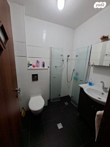 מנדל זינגר 23