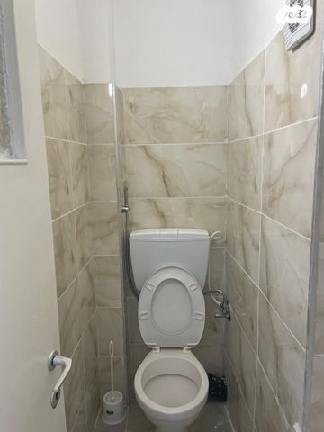 דירה, שדרות הקיבוצים 8, אושיות, רחובות