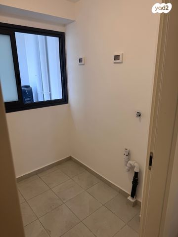 דירה, הרב הרצוג 6, צפון מערב מרכז העיר, נתניה