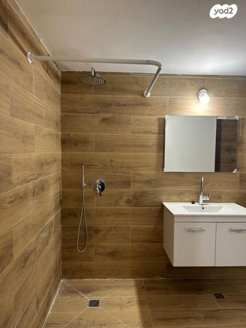 יחידת דיור, יוסף יבנאי 23, המושבה הגרמנית, גן יבנה