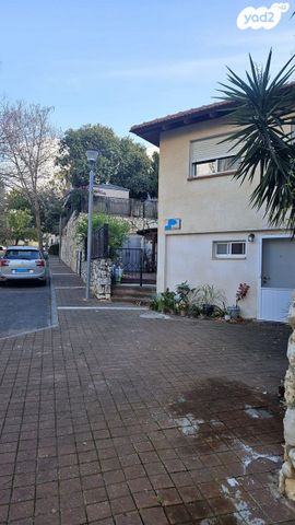 יחידת דיור, חוחית 2, צעירה, כפר ורדים