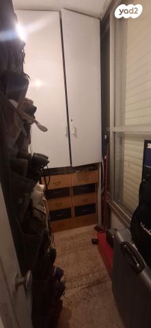 דירה, רות 16, חרוזים, רמת גן