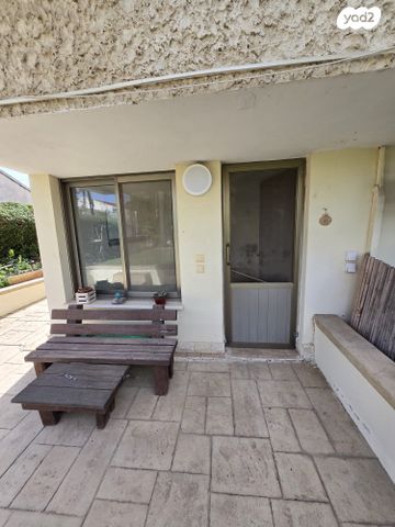 יחידת דיור, הנשיא שז"ר 21, שאר העיר, מזכרת בתיה