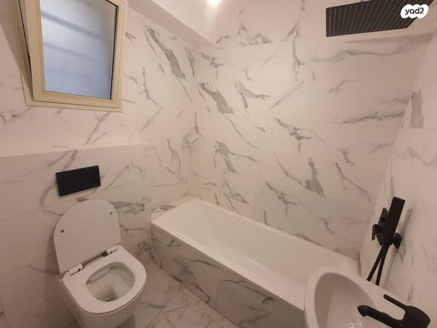 נריה הנביא 18