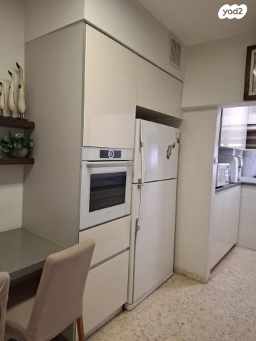 דירה, לח"י 6, הפרפר, קרית ביאליק