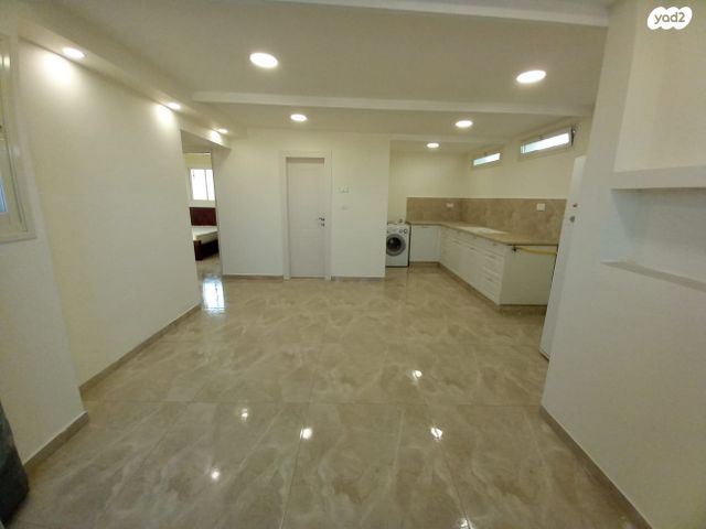 יוסף נדבה 12