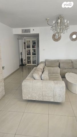 דירת גן, הבוצרים 32, קרית כרמים, ראשון לציון