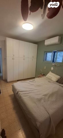 דירה, רות 16, חרוזים, רמת גן