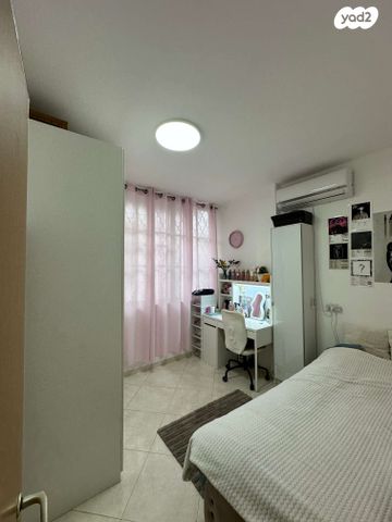 דירה, מנדלי מוכר ספרים 19, לב העיר, בת ים