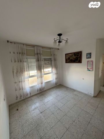 דירה, האלון 477, אורות, אור עקיבא