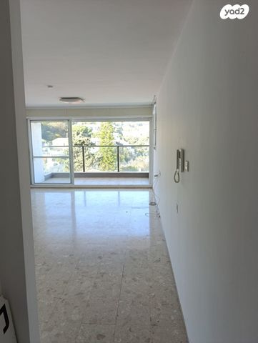 דירה, חנה סנש 20, רמת הדר, חיפה