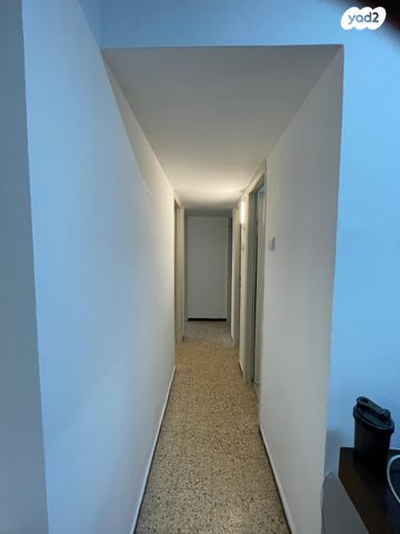 דירה, חב"ד 22, רמב"ם, ראשון לציון