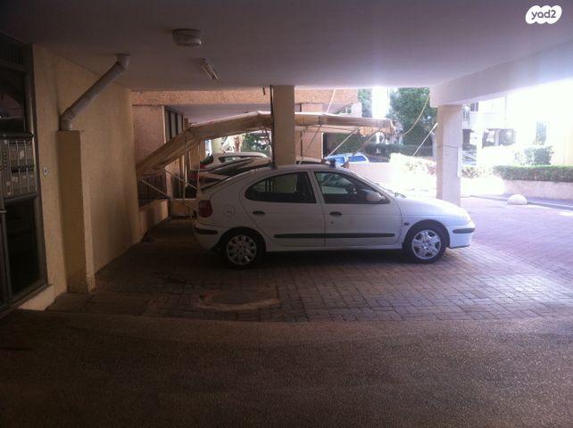 חניה, שאר ישוב 7, נווה יהושע, ערמונים, רמת גן