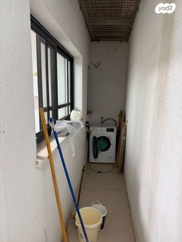 מרתף/ פרטר, קדש 9, צפון מזרח מרכז העיר, נתניה