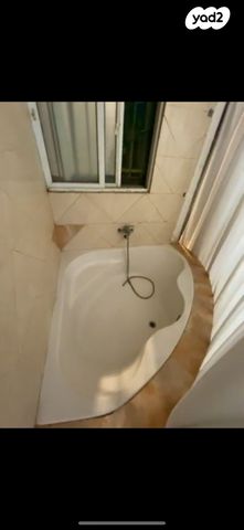 דירת גן, גבעת המייסדים 1, אזור תעשייה מישור אדומים, מעלה אדומים