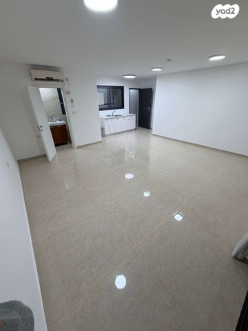 מרתף/ פרטר, קדש 9, צפון מזרח מרכז העיר, נתניה