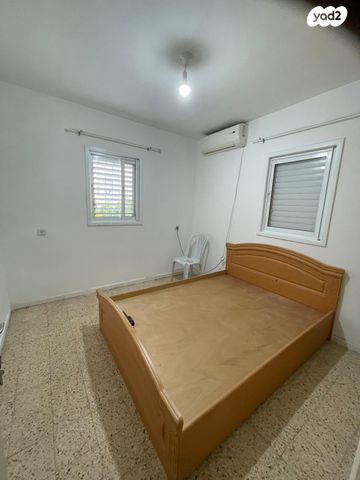 דירה, חב"ד 22, רמב"ם, ראשון לציון