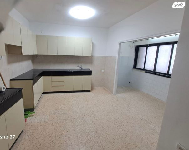 דירה, טרומפלדור 6, פועלים ד, כפר סבא