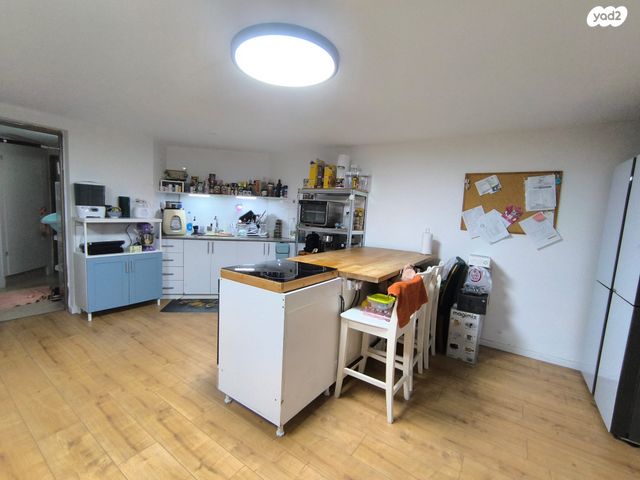 יחידת דיור, רנה מגריט 12, גבעת טל, קרית אתא