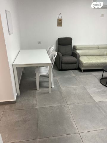 יחידת דיור, כיכר דולב 7, קרית אלון, פתח תקווה