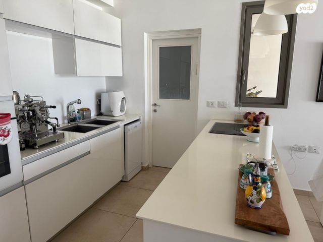 דירה, חיים בר לב 19, קרית קריניצי, רמת גן