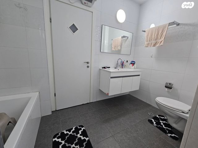 דירה, משה צדקה 7, נווה מאיר, רמלה