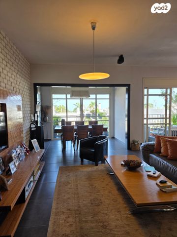 גג/ פנטהאוז, גולן, רמת השרון