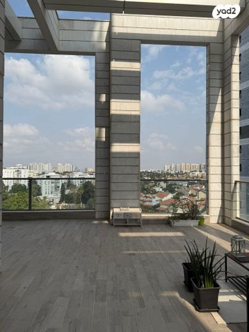 גג/ פנטהאוז, גילדסגיים 4, קרית קריניצי, רמת גן