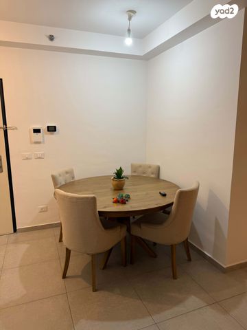 דירה, מרים בן פורת, נחלת יהודה, ראשון לציון