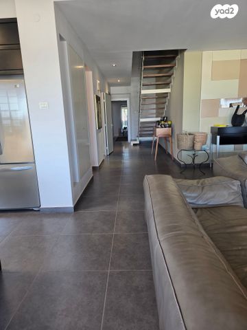 גג/ פנטהאוז, גולן, רמת השרון