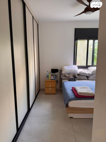 דירת גן, ראש העין