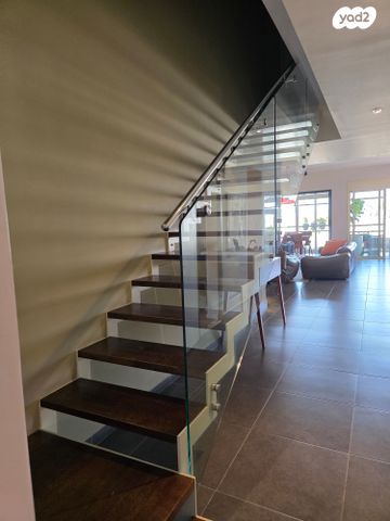 גג/ פנטהאוז, גולן, רמת השרון