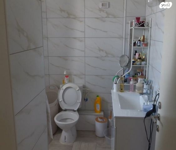 גג/ פנטהאוז, גילדסגיים 4, קרית קריניצי, רמת גן