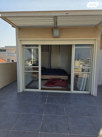 גג/ פנטהאוז, גולן, רמת השרון