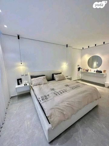 גג/ פנטהאוז, פנחס אילון, קרית אילון, חולון