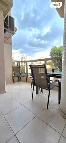 דירה, שער הפרחים 3, קרית שרת מערב, חולון