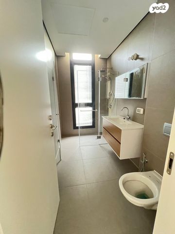 דירה, בנימין וולפוביץ', רעננה