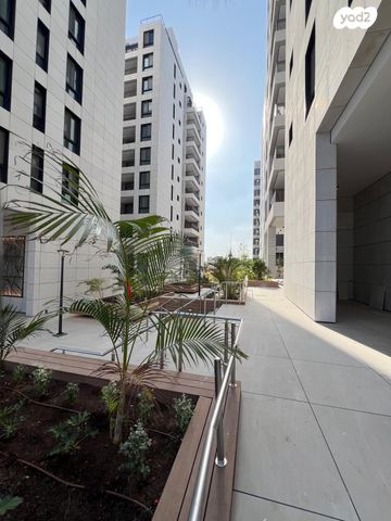 דירה, בנימין וולפוביץ', רעננה