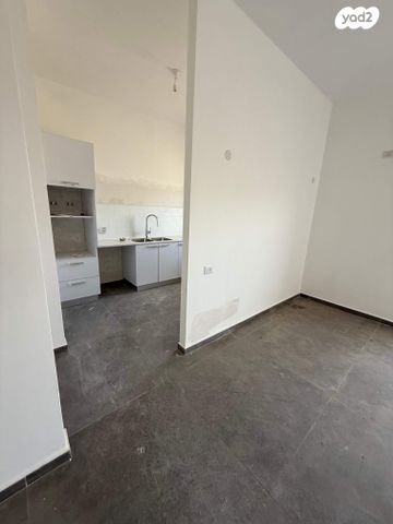 דירה, רמת יורם, נתיבות